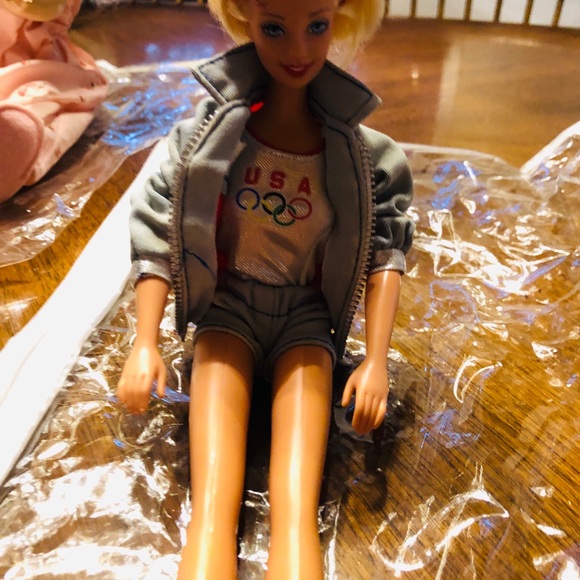 DOLLS - Picture 3 of 7